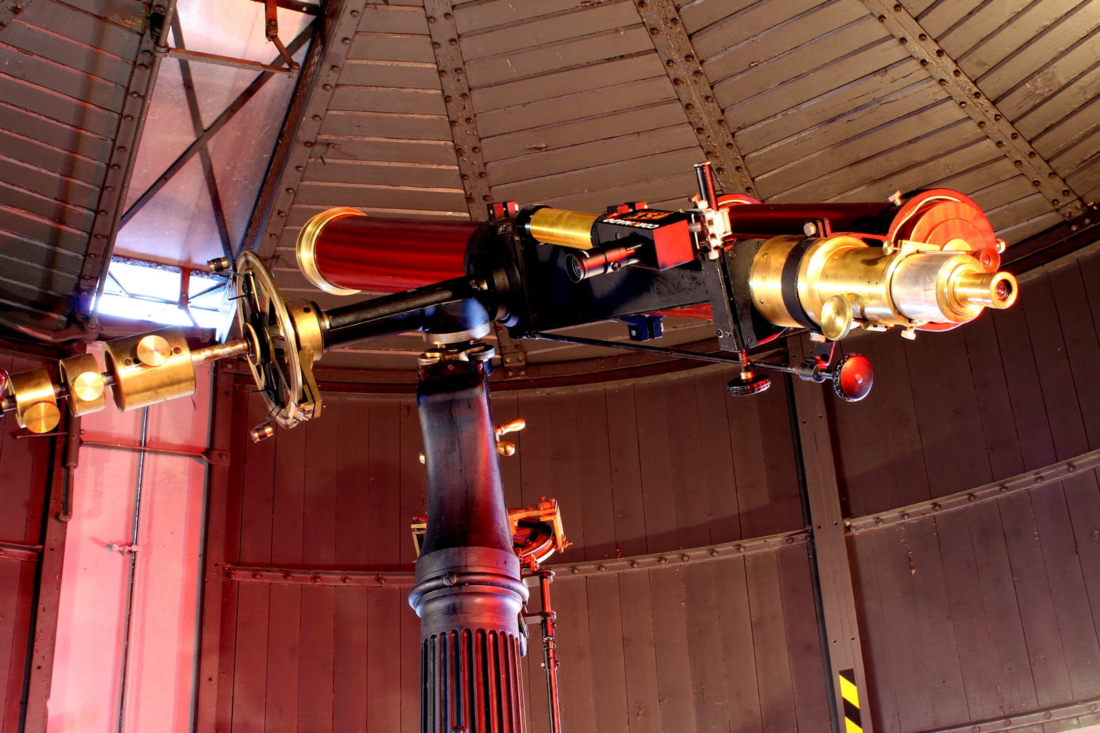 Teleskop MT5